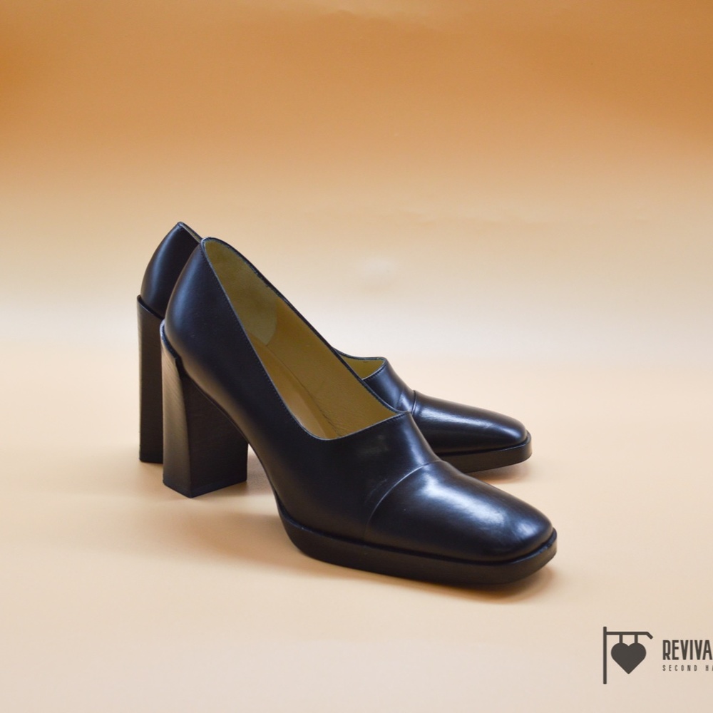 Gucci Leather Square Toe Pump - Size 5.5